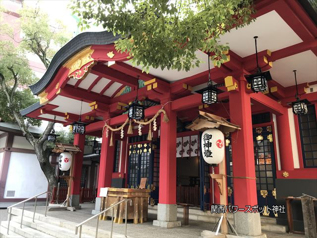 大阪「御霊神社」本殿、右側からアップで撮影
