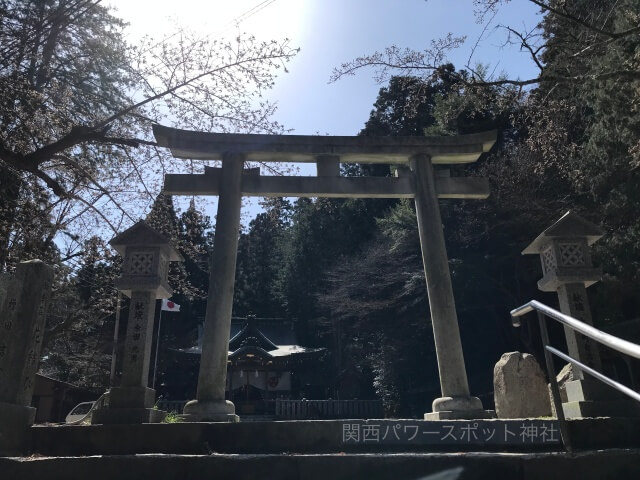 湯泉神社の鳥居