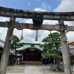 京都ゑびす神社の鳥居（恵比寿様の顔が付いた二の鳥居）